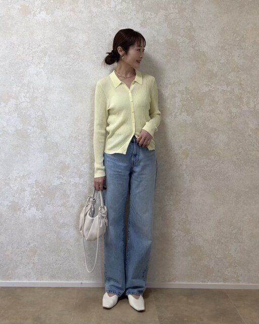 イエローニットで爽やか春コーデ