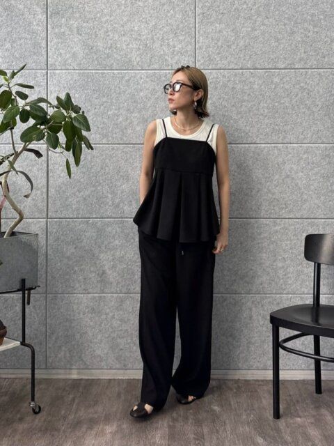 黒ワイドパンツコーデ4