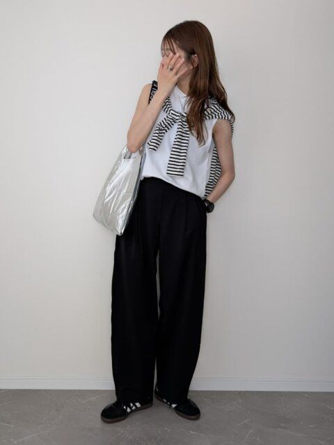 黒ワイドパンツコーデ3