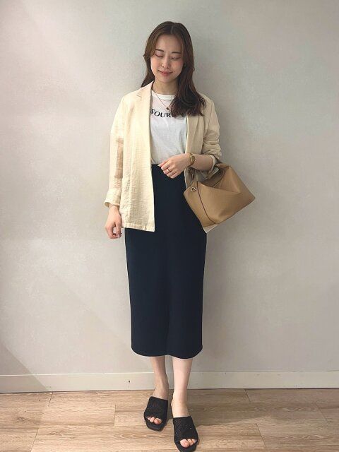 黒スカートコーデ4