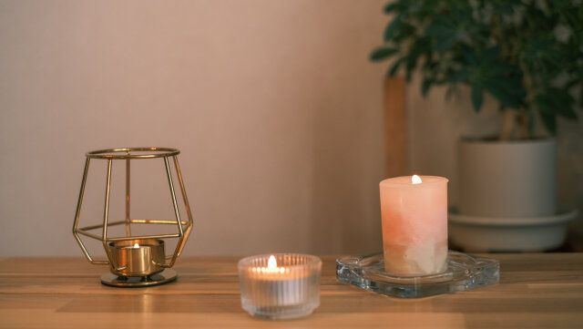 お部屋の中でキャンドルに火を灯そう