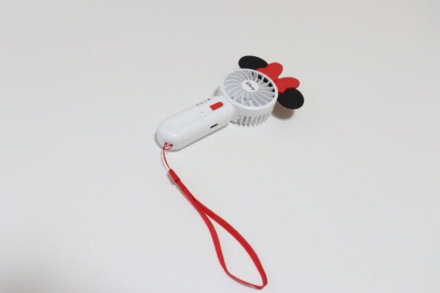 扇風機、ストラップ付（ミッキー／ミニー）