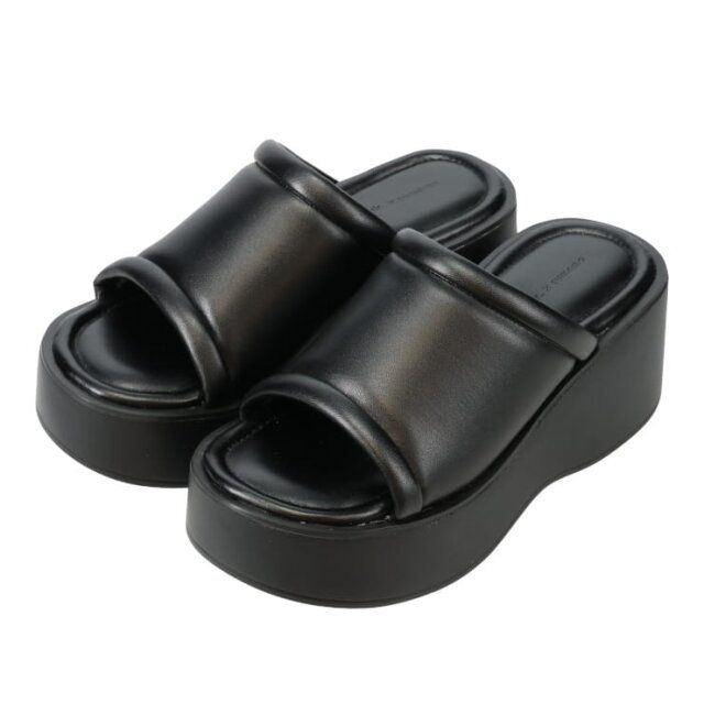 しまむらの厚底サンダル