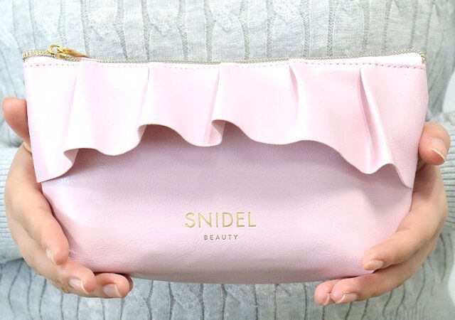 スナイデル ビューティピンクフリルポーチサイズ感