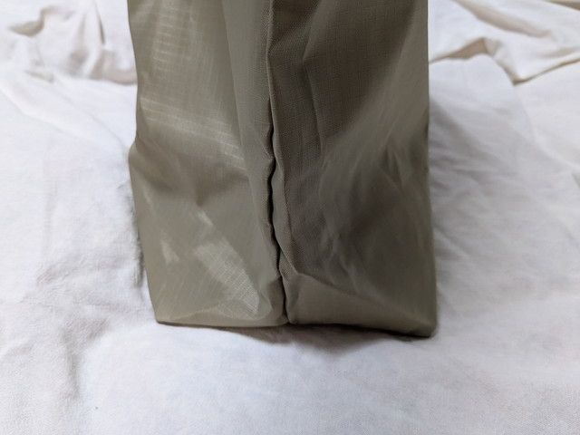 ミッキーマウストートバッグのマチ