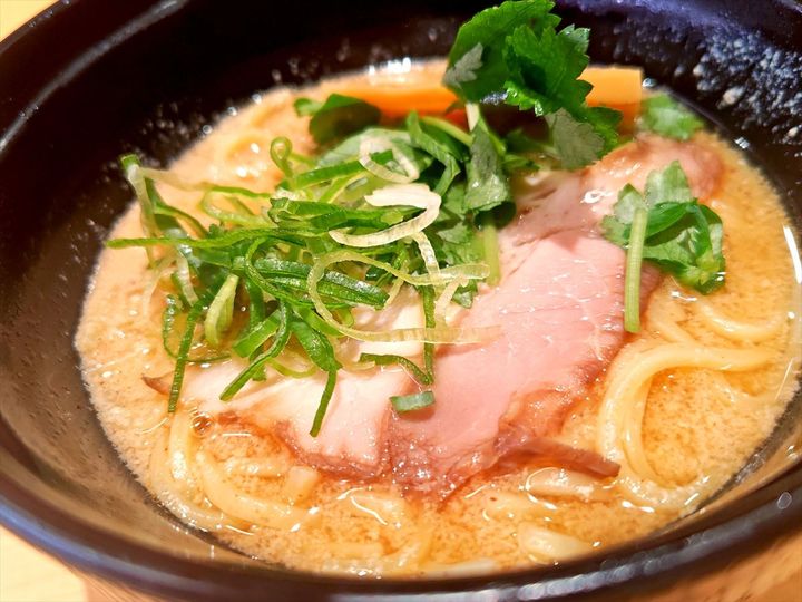 「とろとろ濃厚鶏ラーメン」