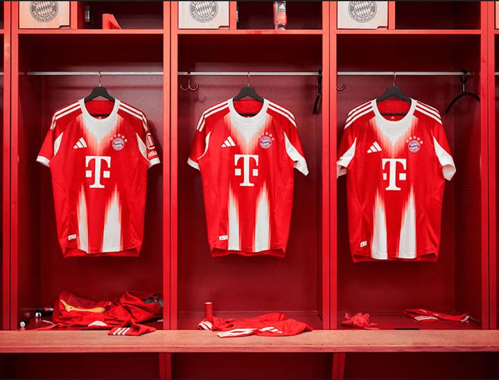 日本代表が所属の名門に新ユニフォームが登場！賛否分かれそうな「大胆なM」デザイン