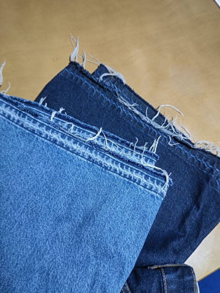 ワイドデニムパンツの裾をほどいてリメイク