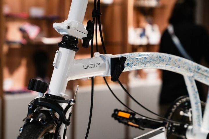 リバティ柄の折りたたみ自転車