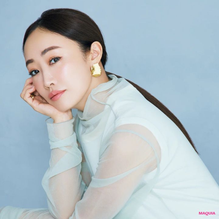 寝るときは髪を全上げ＆夜アイロンも欠かさない！ 神崎 恵さんの美髪メソッド_7