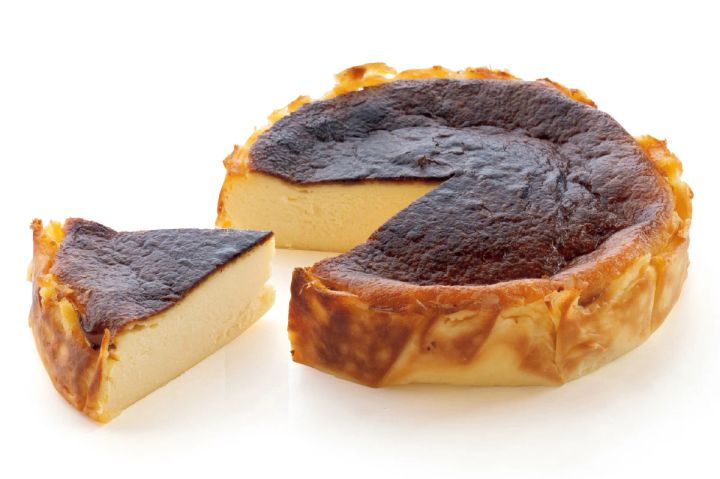 田中みな実さんのおすすめ手土産 KOMERUの米粉のチーズケーキ