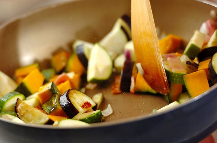 たっぷり夏野菜の冷製パスタの作り方1