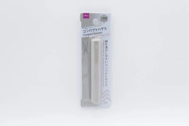 ダイソー コンパクトハサミ（六角型、ベージュ） パッケージ