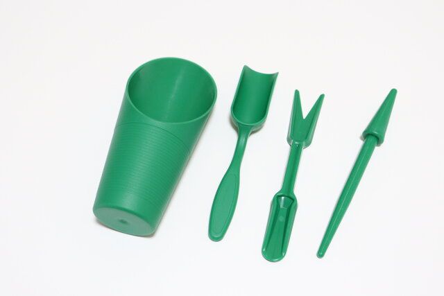 ダイソーのミニガーデンセット4P