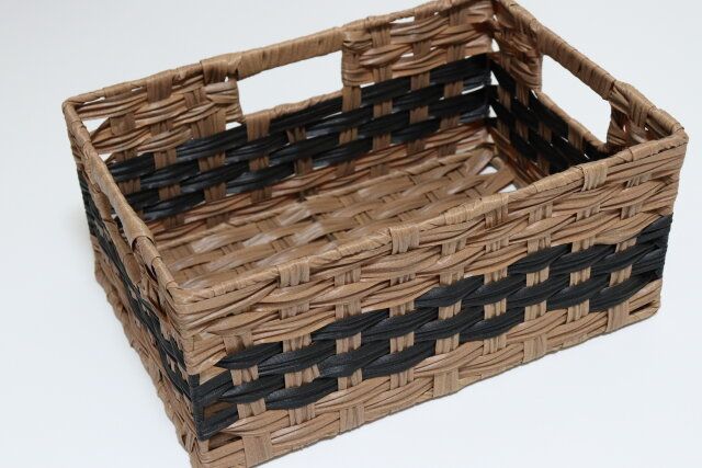ダイソーのお洒落なプラ素材バスケット（2サイズアソート）