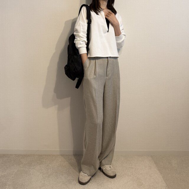 スウェット合わせでカジュアルにも