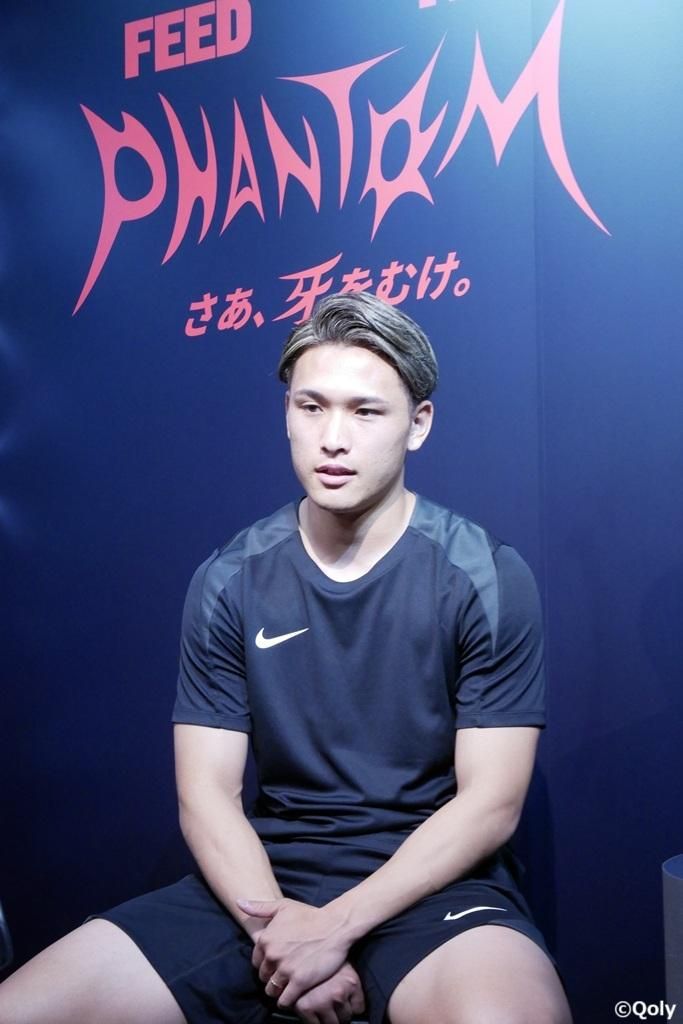 海外挑戦から帰国した22歳、母校・青森山田の予選敗退について尋ねられ苦笑い…「最悪のケース」とは