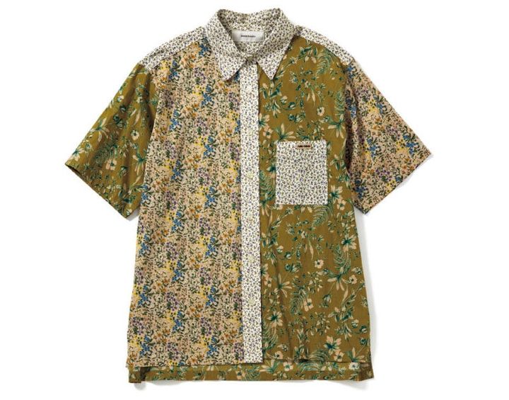 2_襟や袖、身頃をいろんな花柄パターンで切り替えたアーティな一枚。￥36,300（フミエタナカ／ドール）