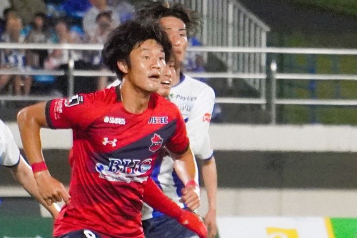 かつてJ1複数クラブに注目された特別指定選手最多出場記録を誇るストライカーが天皇杯で同点弾をアシスト