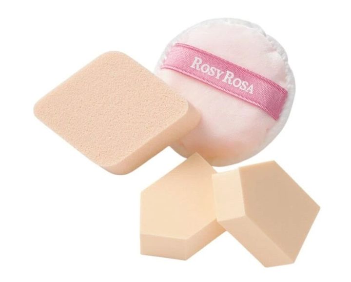 上 ツインタッチパフ ¥594、右 ジェリータッチスポンジ ハウス型 6P ¥528、左 バリュースポンジダイヤ 6P ¥638／すべてロージーローザ