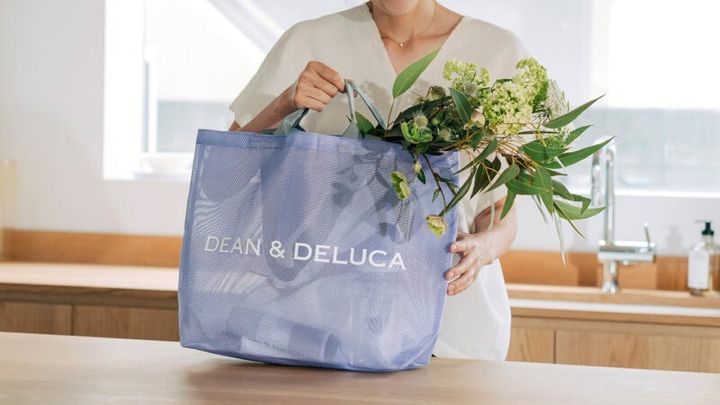 DEAN & DELUCA2025年夏限定のメッシュトートバッグは、ライラックカラー。 Lサイズ ￥4,400（税込）