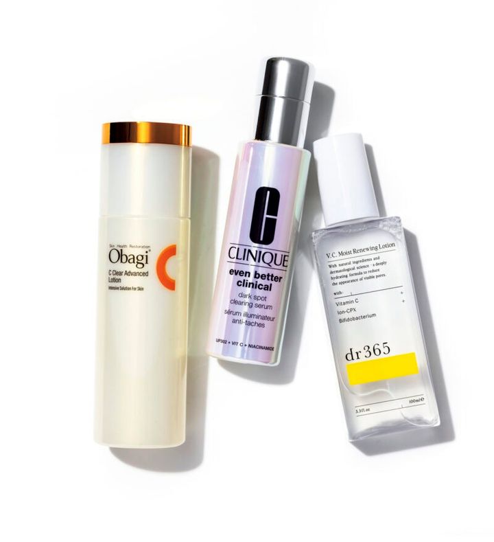 右：剥かないピーリングで毛穴レスな肌に。V.C. モイスト リニューイングローション 100mL 3960円（dr365）中央：ナイアシンアミドと2種のビタミンC配合で白玉美肌に。イーブン ベター イルミネーティング ブライト セラム 50mL 1万6940円（クリニーク） 左：ピュアビタミンCのほか3種のビタミンC配合。オバジC クリアアドバンスドローション 150ｍL 4950円（ロート製薬）