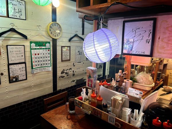 ベトナム料理「シンチャオ」の店内