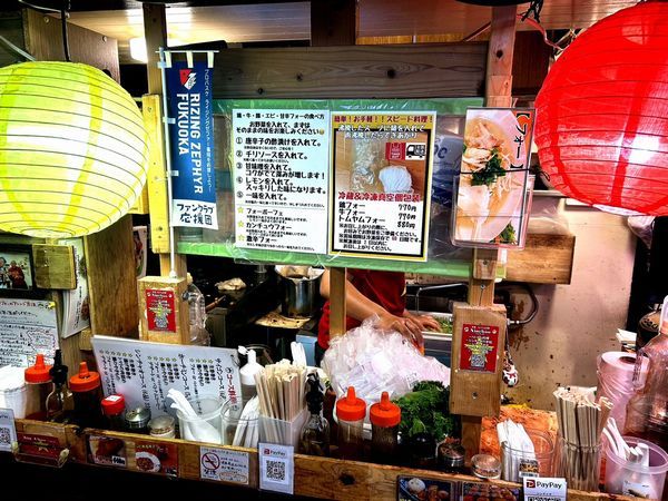 ベトナム料理「シンチャオ」のカウンター