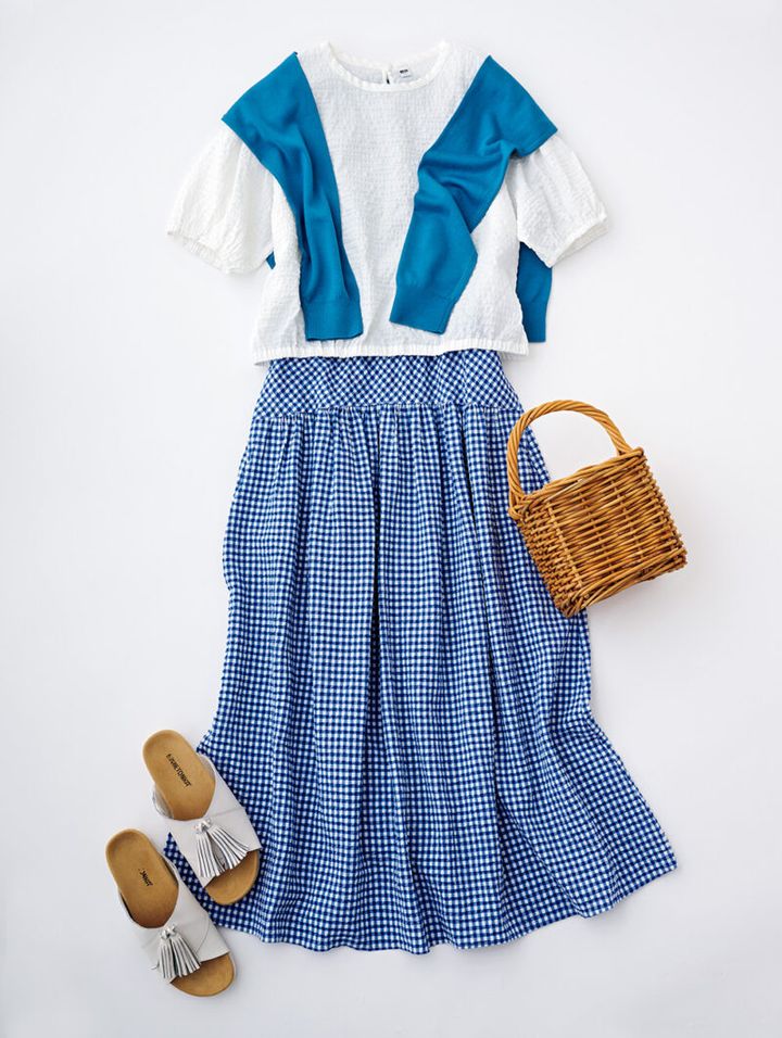 UVカットカーディガン¥2,990 ／ユニクロ、カゴ＆靴／スタイリスト私物