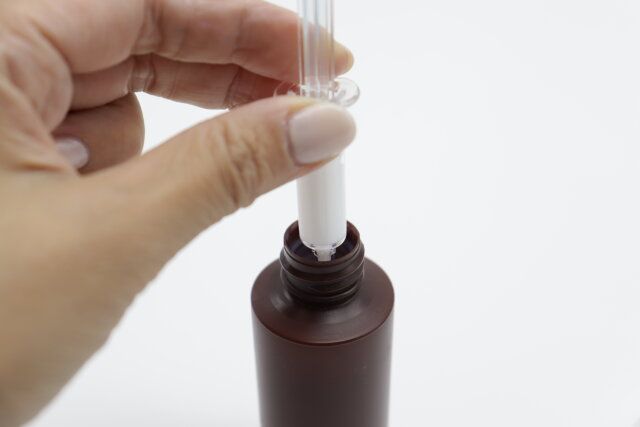 ダイソー シリンジタイプ化粧容器（小、2個） 使用例 乳液