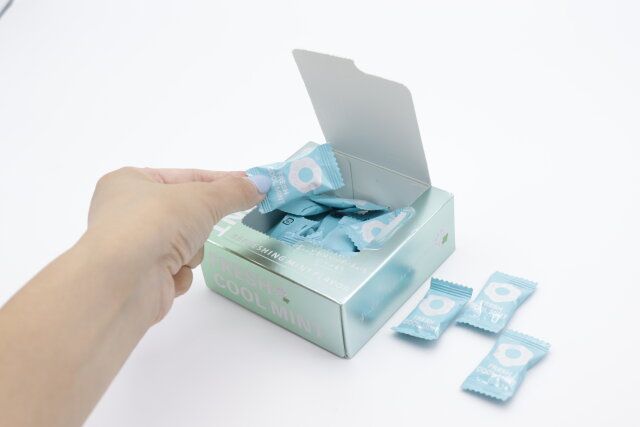 ダイソーのFRESH COOL MINTは個包装で持ち歩きやすい
