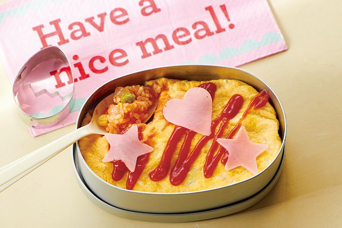 ラップを使うから失敗ナシ！色鮮やかで子どもにも人気の「オムライス」弁当の画像1