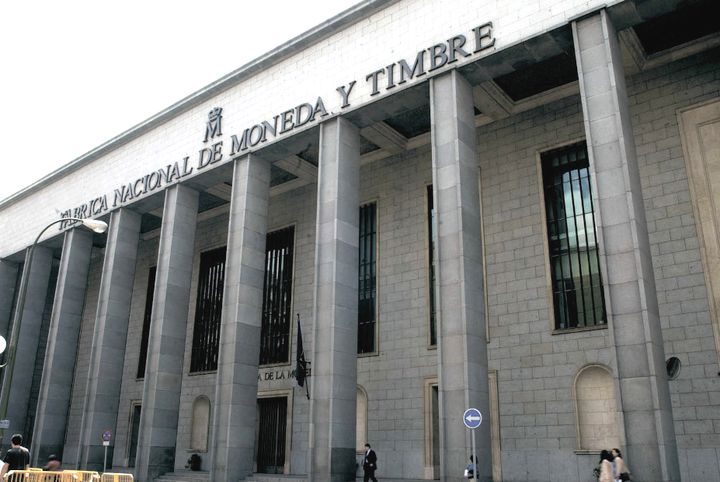 「FIFAワールドカップ26」公式記念コイン、第1次予約販売が6月16日スタート！金貨は最高額550万円（限定70枚）