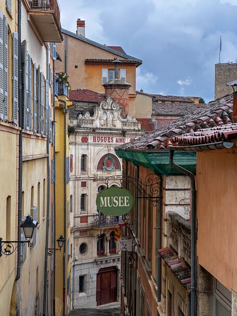 花薫る季節、南仏への旅【夢見るパリ】