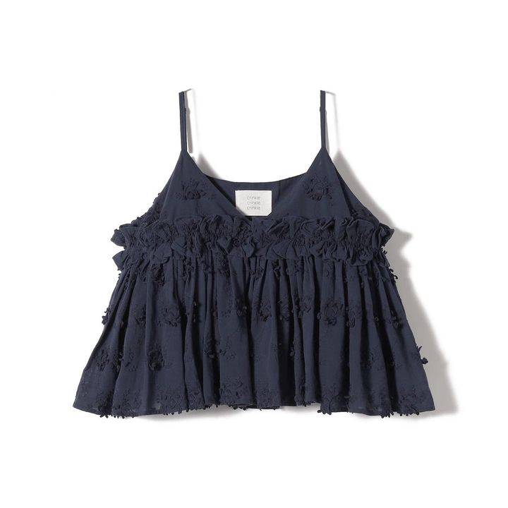 画像: 「3Dエンブロイダリー キャミ」￥26,400【クリンクル クリンクル クリンクル × シップス】 出典：シップス