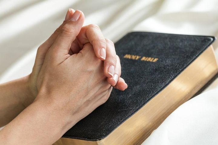 『いいえ』の使い方でバレた！――AIが旧約聖書を「寄せ集め本」だと判定