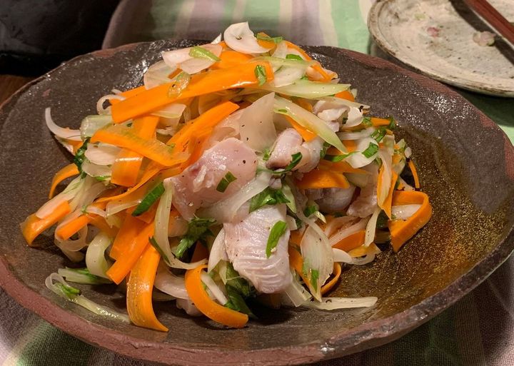 個人的に一番美味しかったのがセビーチェ。シイラの酸味と旨味が引き立ち、野菜をモリモリ食べられるので健康的