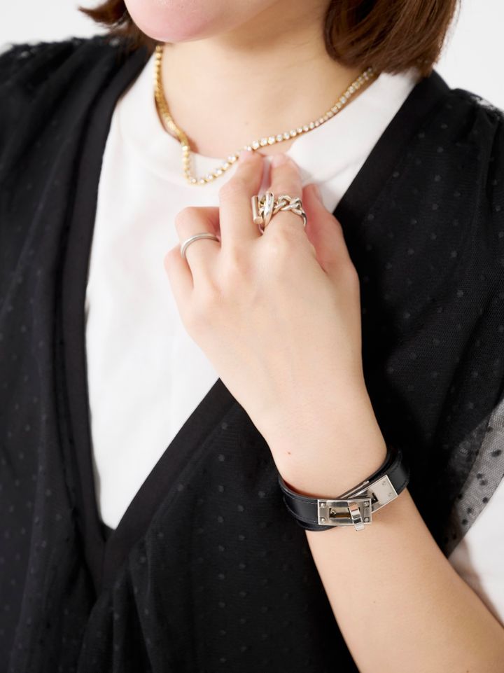 クラウドチームVERY竹内菜摘の春コーデ2のジュエリー