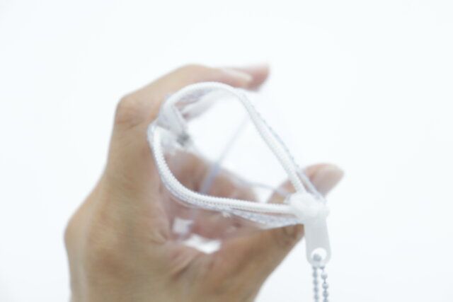 ダイソー マスコットポーチ（テトラ型） ファスナー