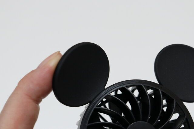 ダイソー 扇風機、ストラップ付（ミッキー／ミニー） デザイン 耳