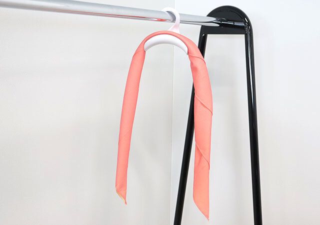 ダイソー バッグハンガー 使用例 スカーフ
