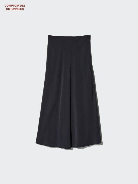 ユニクロのレーヨンミディスカート