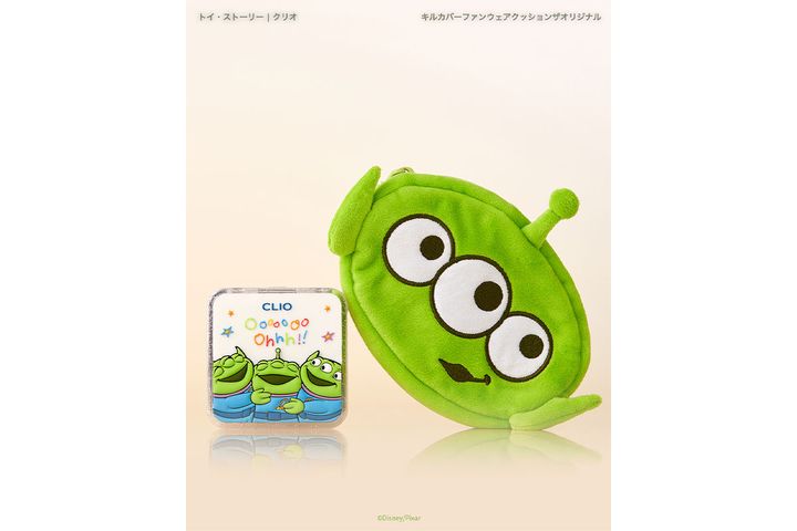 クリオ キルカバーファンウェアクッションザオリジナル（全2色）リトル・グリーン・メン ポーチ付き／￥3,530（税込み）／（C）Disney/Pixar