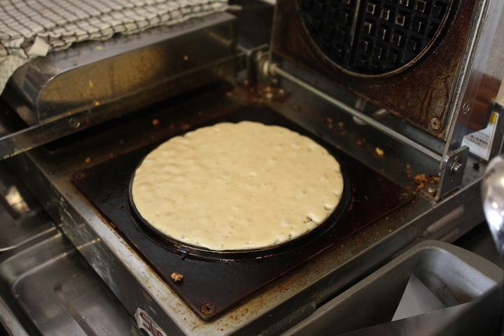 店内は手作りコーンやワッフルを焼くおいしそうな香りが漂っている