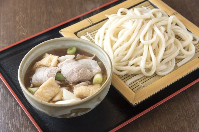 「肉汁うどん」並880円