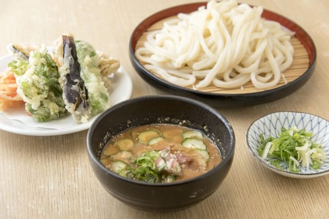 「すったてうどん」1350円