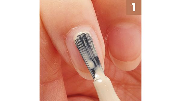 【1】根元の手前にファーストタッチ