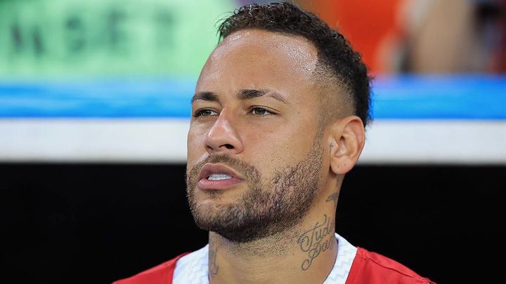 ネイマールに“衝撃”の移籍先が浮上！あの名監督が率いる名門が興味と現地報道