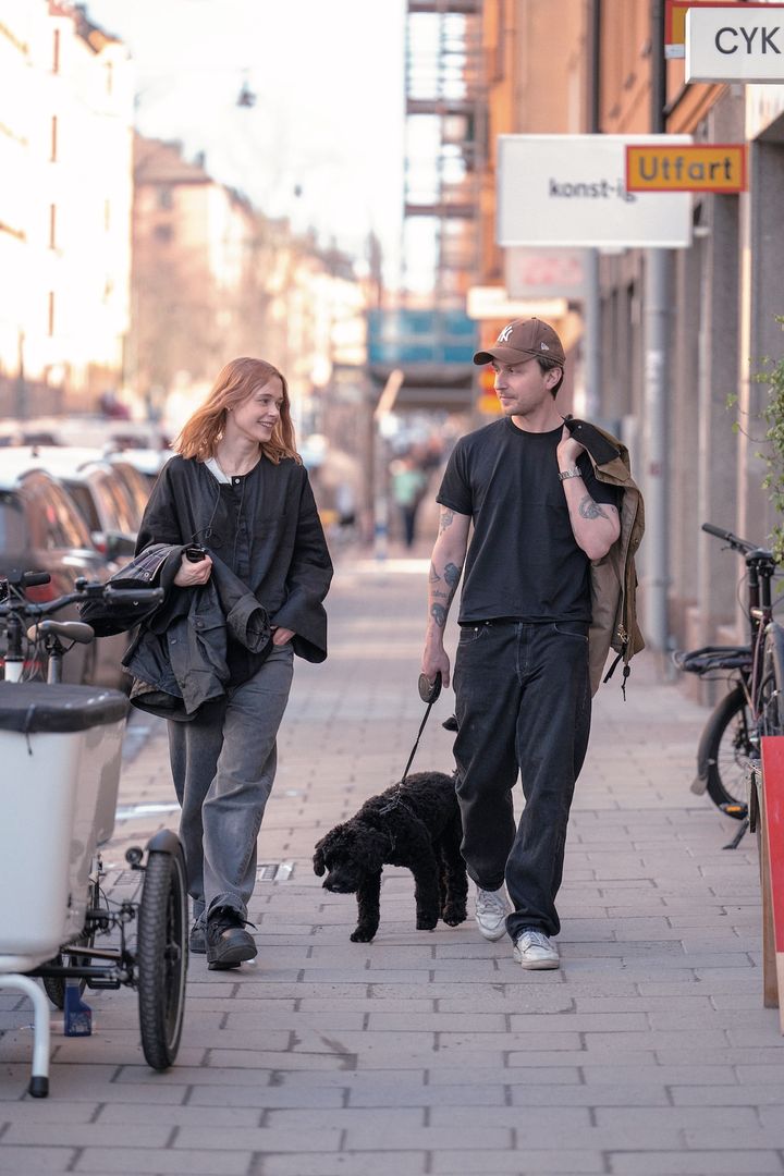 デニムやホワイトを取り入れた、初夏っぽいコーデが続々登場！【ロンドンガールの一週間コーデ】