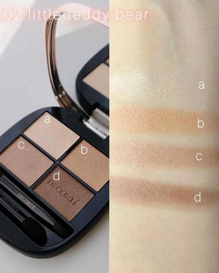 コスメデコルテ スキンシャドウ デザイニング パレット 02 little teddy bear のスウォッチ
